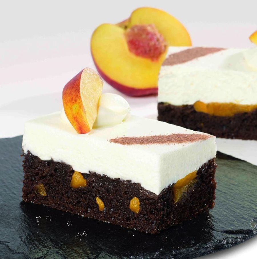 Image for Pfirsich-Cremeschnitte, 60x20 cm mit GOURMET FÜLLCREME