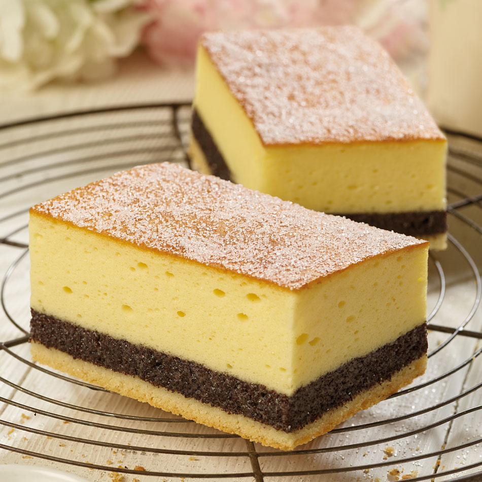 Kuchenstück Eierschecke mit Mohn