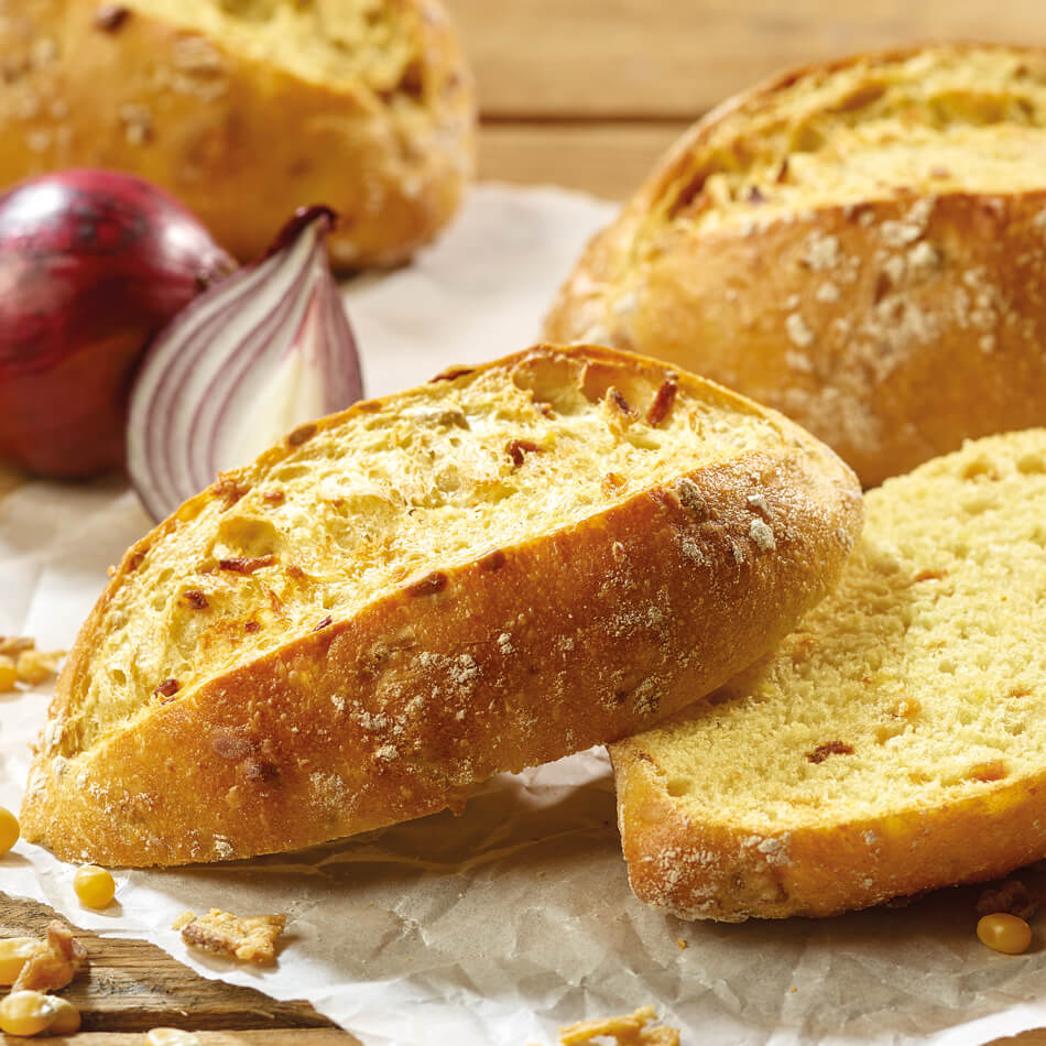 Maisbrötchen mit Zwiebeln